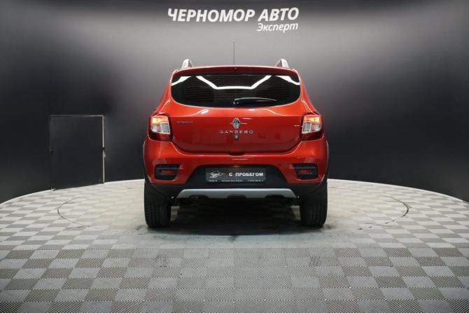 Renault Sandero II с пробегом 2015 года, цена 988 000 рублей, 77000 км, хэтчбек, Автокод Объявления