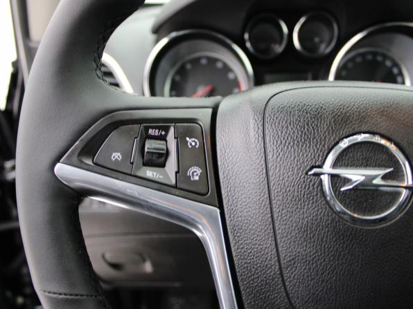 Opel Mokka I с пробегом 2013 года, цена 929 000 рублей, 144604 км, внедорожник, Автокод Объявления