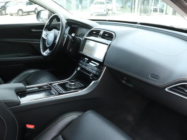 Jaguar XE I с пробегом 2018 года, цена 2 199 000 рублей, 55237 км, седан, Автокод Объявления