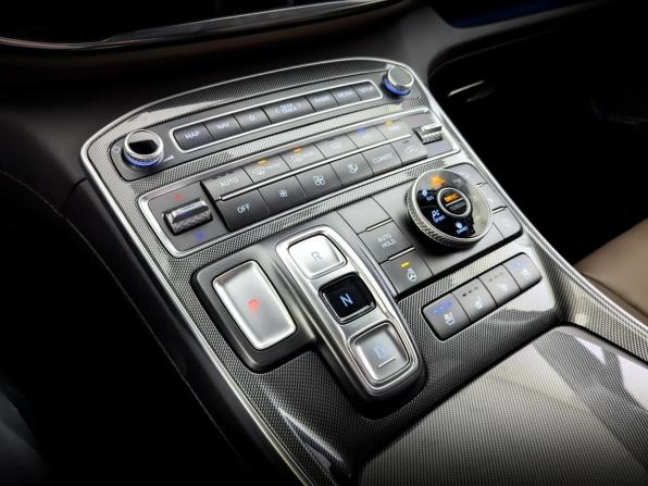 Hyundai Santa Fe IV Рестайлинг с пробегом 2022 года, цена 4 200 000 рублей, 49720 км, внедорожник, Автокод Объявления