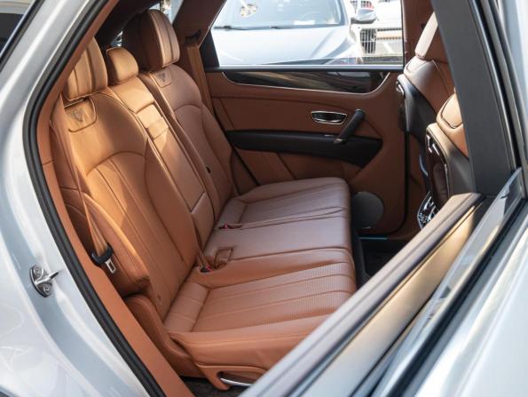 Bentley Bentayga I с пробегом 2019 года, цена 16 640 000 рублей, 21470 км, внедорожник, Автокод Объявления