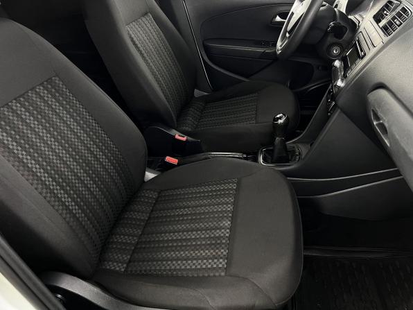 Volkswagen Polo V Рестайлинг с пробегом 2015 года, цена 740 000 рублей, 319094 км, седан, Автокод Объявления