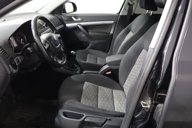 Skoda Octavia II (A5) Рестайлинг с пробегом 2012 года, цена 699 000 рублей, 261000 км, лифтбек, Автокод Объявления