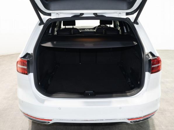 Volkswagen Passat B8 с пробегом 2015 года, цена 1 670 000 рублей, 114924 км, универсал, Автокод Объявления