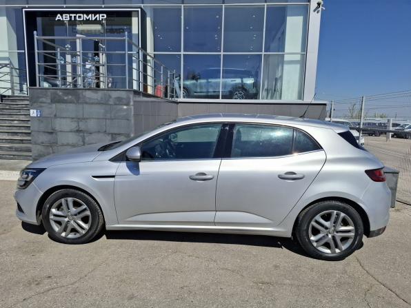 Renault Megane IV с пробегом 2018 года, цена 1 300 000 рублей, 93948 км, хэтчбек, Автокод Объявления