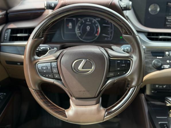 Lexus ES VII с пробегом 2018 года, цена 3 195 000 рублей, 174515 км, седан, Автокод Объявления