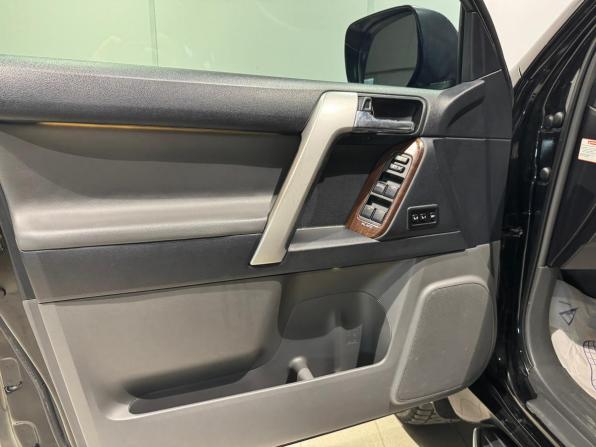 Toyota Land Cruiser Prado 150 Series с пробегом 2010 года, цена 2 470 000 рублей, 201780 км, внедорожник, Автокод Объявления