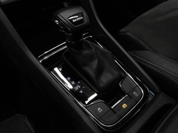 Skoda Karoq I с пробегом 2021 года, цена 2 349 000 рублей, 57531 км, внедорожник, Автокод Объявления