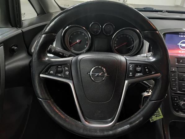 Opel Astra J Рестайлинг с пробегом 2014 года, цена 799 000 рублей, 97932 км, хэтчбек, Автокод Объявления