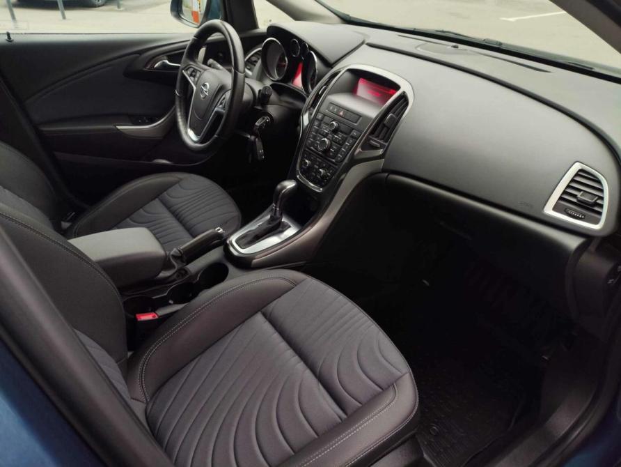 Opel Astra J Рестайлинг Санкт-Петербург  - изображение 9