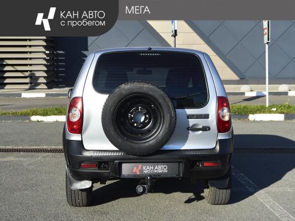 Chevrolet Niva I Рестайлинг с пробегом 2018 года, цена 674 000 рублей, 101555 км, внедорожник, Автокод Объявления