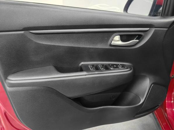 Kia Rio IV с пробегом 2017 года, цена 1 520 000 рублей, 91350 км, хэтчбек, Автокод Объявления