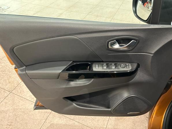 Renault Kaptur I Рестайлинг с пробегом 2021 года, цена 1 649 000 рублей, 96796 км, внедорожник, Автокод Объявления