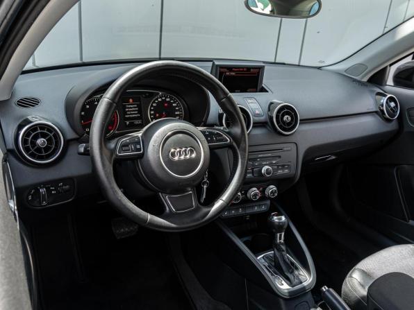 Audi A1 I (8X) с пробегом 2011 года, цена 925 000 рублей, 221926 км, хэтчбек, Автокод Объявления