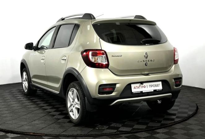 Renault Sandero II с пробегом 2018 года, цена 925 000 рублей, 165716 км, хэтчбек, Автокод Объявления