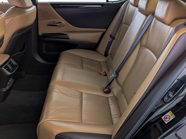 Lexus ES VII с пробегом 2018 года, цена 3 370 000 рублей, 114624 км, седан, Автокод Объявления