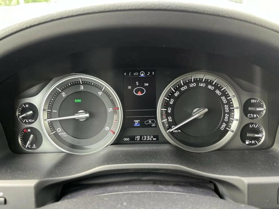 Toyota Land Cruiser 200 Series Рестайлинг 2 Санкт-Петербург  - изображение 12