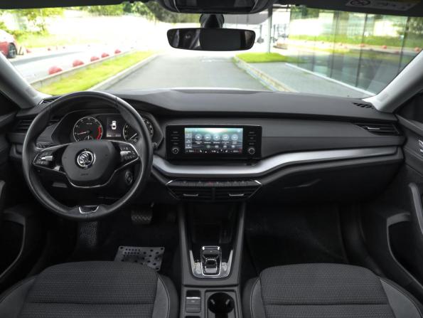 Skoda Octavia IV (A8) с пробегом 2021 года, цена 2 449 000 рублей, 44197 км, лифтбек, Автокод Объявления