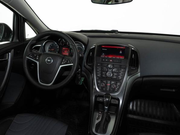 Opel Astra J Рестайлинг с пробегом 2014 года, цена 955 000 рублей, 138000 км, хэтчбек, Автокод Объявления