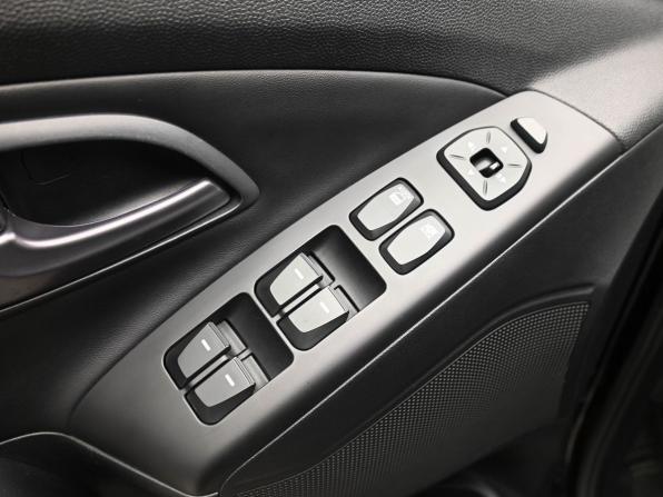 Hyundai ix35 I Рестайлинг с пробегом 2014 года, цена 1 749 000 рублей, 195560 км, внедорожник, Автокод Объявления