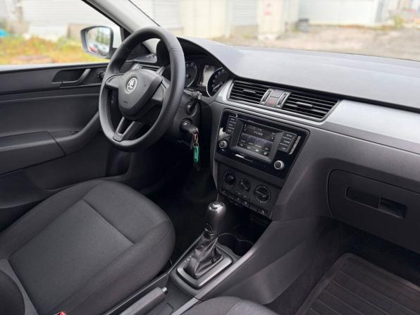 Skoda Rapid I с пробегом 2016 года, цена 995 000 рублей, 145000 км, лифтбек, Автокод Объявления