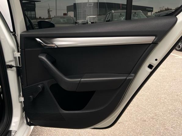 Skoda Octavia III (A7) Рестайлинг с пробегом 2018 года, цена 1 311 000 рублей, 141569 км, лифтбек, Автокод Объявления