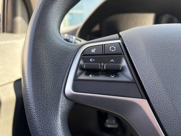 Hyundai Solaris II с пробегом 2019 года, цена 1 375 000 рублей, 49000 км, седан, Автокод Объявления