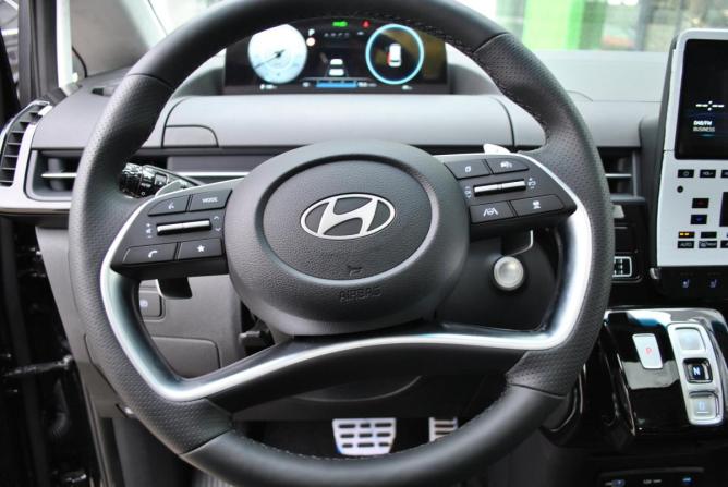 Hyundai Staria I Рестайлинг с пробегом 2026 года, цена 10 790 000 рублей, 10 км, минивэн, Автокод Объявления