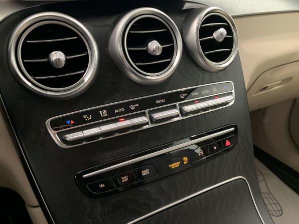 Mercedes-Benz GLC I (X253) Рестайлинг с пробегом 2019 года, цена 3 299 000 рублей, 140429 км, внедорожник, Автокод Объявления