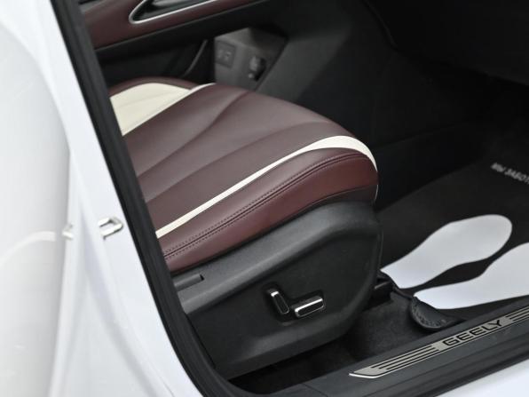 Geely Monjaro I с пробегом 2023 года, цена 2 899 000 рублей, 55000 км, внедорожник, Автокод Объявления