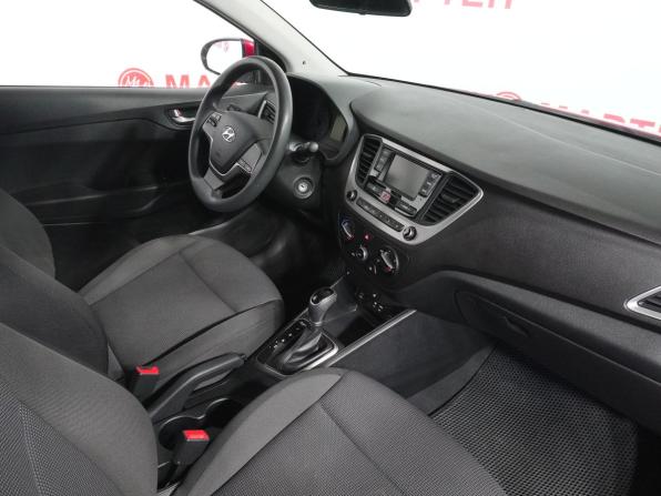 Hyundai Solaris II с пробегом 2017 года, цена 1 289 000 рублей, 90236 км, седан, Автокод Объявления