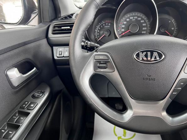 Kia Rio III Рестайлинг с пробегом 2015 года, цена 1 345 000 рублей, 24800 км, седан, Автокод Объявления