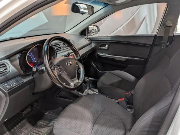 Kia Rio III Рестайлинг с пробегом 2016 года, цена 825 000 рублей, 112000 км, седан, Автокод Объявления