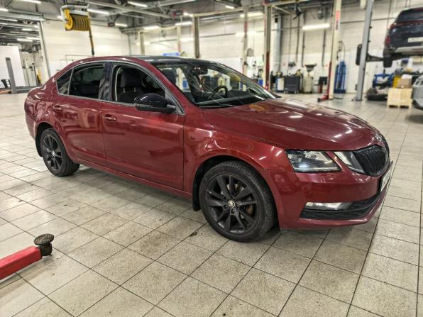 Skoda Octavia III (A7) Рестайлинг с пробегом 2018 года, цена 1 575 000 рублей, 165600 км, лифтбек, Автокод Объявления