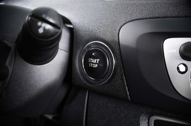 Renault Scenic III Рестайлинг 2 с пробегом 2013 года, цена 1 069 000 рублей, 166000 км, компактвэн, Автокод Объявления