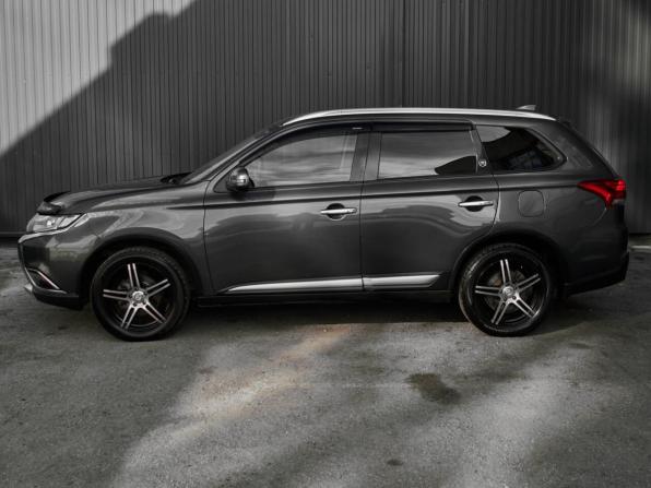 Mitsubishi Outlander III Рестайлинг 2 с пробегом 2018 года, цена 1 670 000 рублей, 212505 км, внедорожник, Автокод Объявления