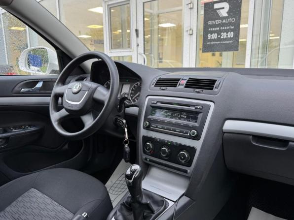 Skoda Octavia II (A5) Рестайлинг с пробегом 2012 года, цена 765 000 рублей, 161298 км, лифтбек, Автокод Объявления
