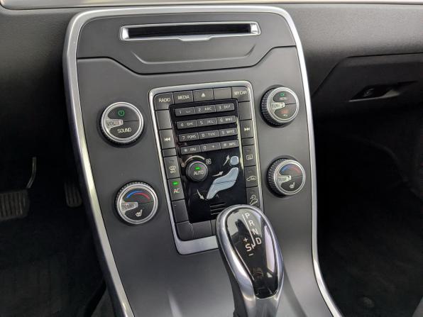 Volvo XC70 II Рестайлинг с пробегом 2014 года, цена 1 990 000 рублей, 228704 км, универсал, Автокод Объявления