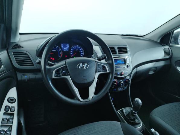 Hyundai Solaris I Рестайлинг с пробегом 2016 года, цена 950 000 рублей, 154937 км, седан, Автокод Объявления