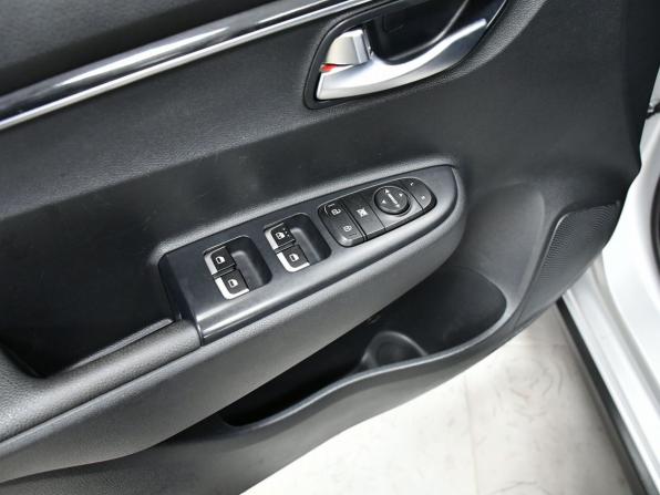 Kia Rio IV с пробегом 2018 года, цена 1 637 000 рублей, 77547 км, хэтчбек, Автокод Объявления