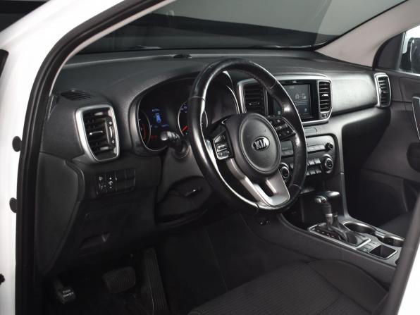 Kia Sportage IV Рестайлинг с пробегом 2018 года, цена 2 099 999 рублей, 106476 км, внедорожник, Автокод Объявления