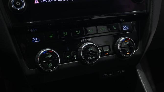 Skoda Octavia III (A7) Рестайлинг с пробегом 2017 года, цена 1 660 000 рублей, 159000 км, лифтбек, Автокод Объявления