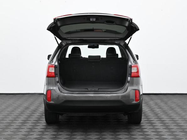 Kia Sorento II Рестайлинг с пробегом 2015 года, цена 1 749 000 рублей, 215000 км, внедорожник, Автокод Объявления
