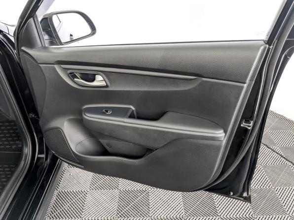 Kia Rio IV с пробегом 2018 года, цена 1 250 000 рублей, 182068 км, хэтчбек, Автокод Объявления
