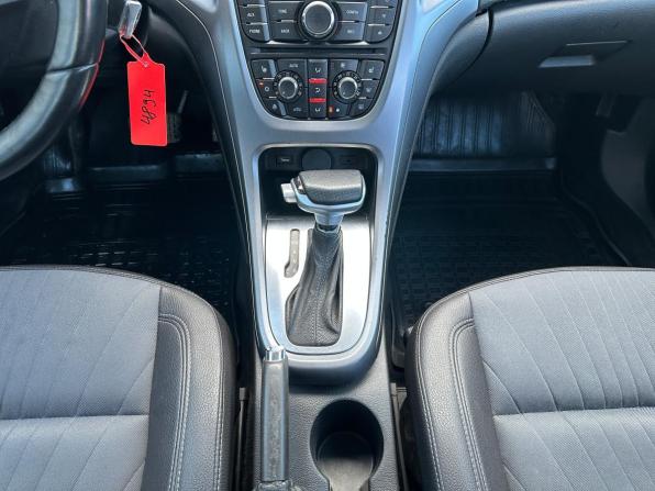 Opel Astra J Рестайлинг с пробегом 2013 года, цена 730 000 рублей, 169701 км, седан, Автокод Объявления