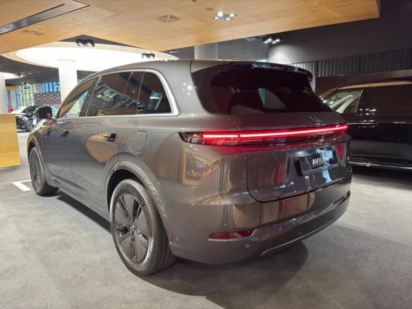 Новый Li Auto (Lixiang) L7 I Рестайлинг 2025 года, цена 9 800 000 рублей, внедорожник, Автокод Объявления