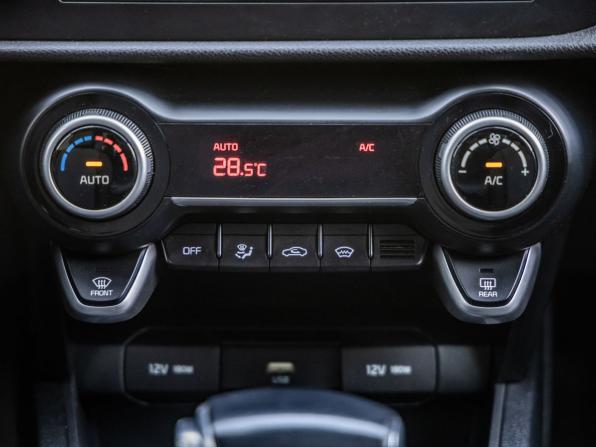 Kia Rio IV Рестайлинг с пробегом 2022 года, цена 1 733 000 рублей, 58041 км, седан, Автокод Объявления