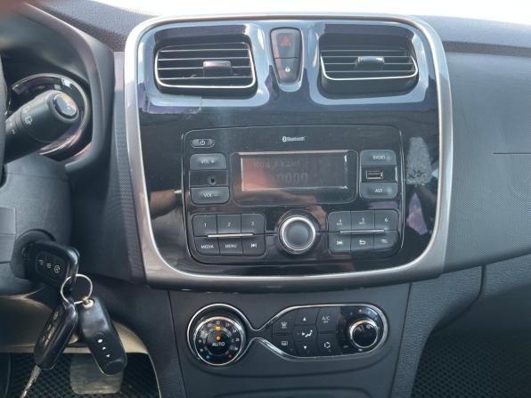 Renault Sandero II с пробегом 2018 года, цена 845 000 рублей, 178772 км, хэтчбек, Автокод Объявления