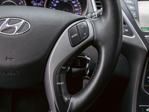 Hyundai Elantra VI (AD) с пробегом 2015 года, цена 1 325 000 рублей, 160129 км, седан, Автокод Объявления