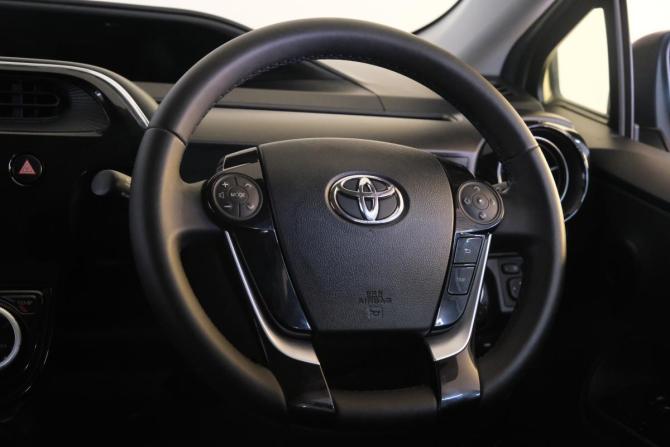 Toyota Aqua I Рестайлинг 2 с пробегом 2018 года, цена 1 219 000 рублей, 102000 км, хэтчбек, Автокод Объявления